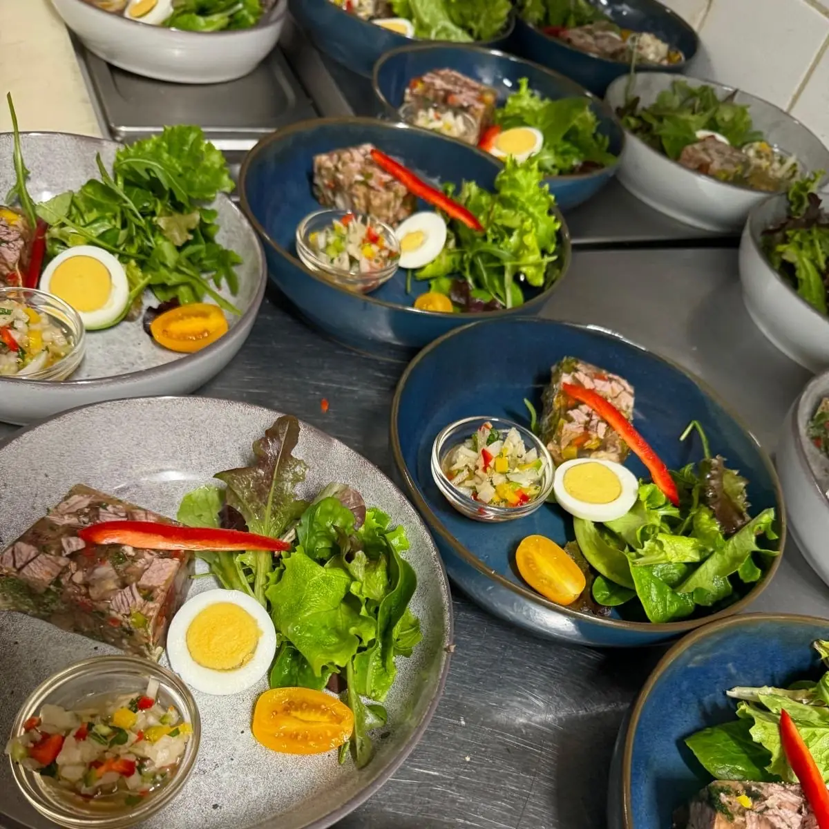 Rindfleischsülze An Blattsalat
