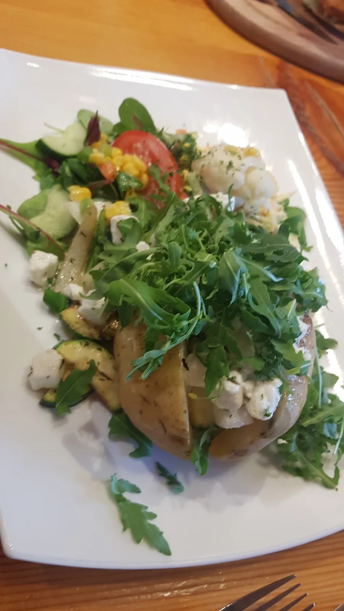 Ofenkartoffeln Mit Schafskäse Und Gemüse
