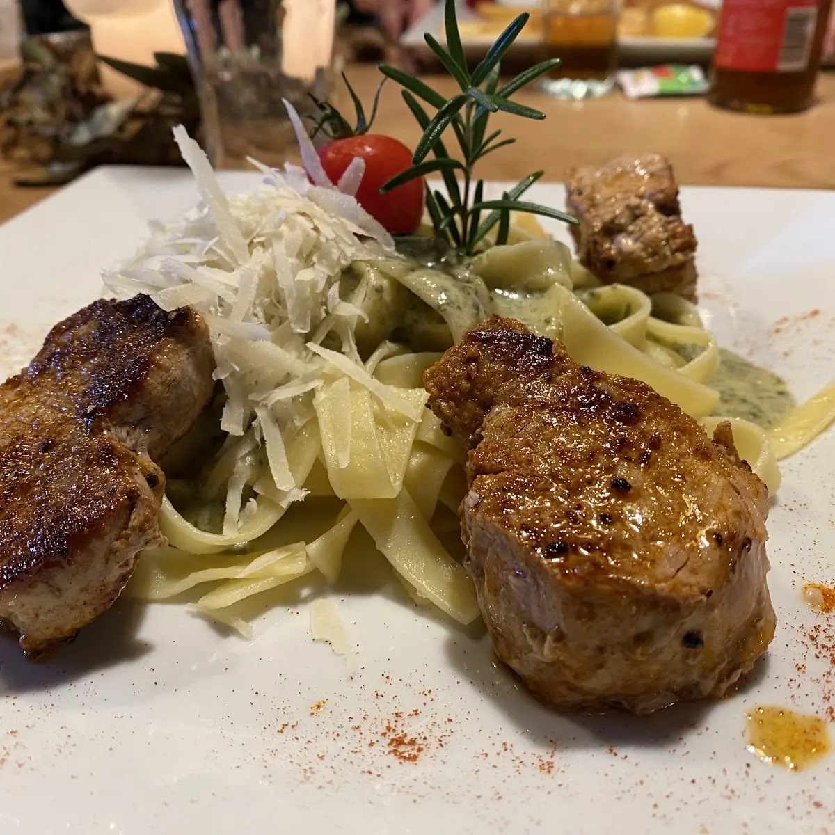 Nudeln Mit Gorgonzola Und Schweinsfilet