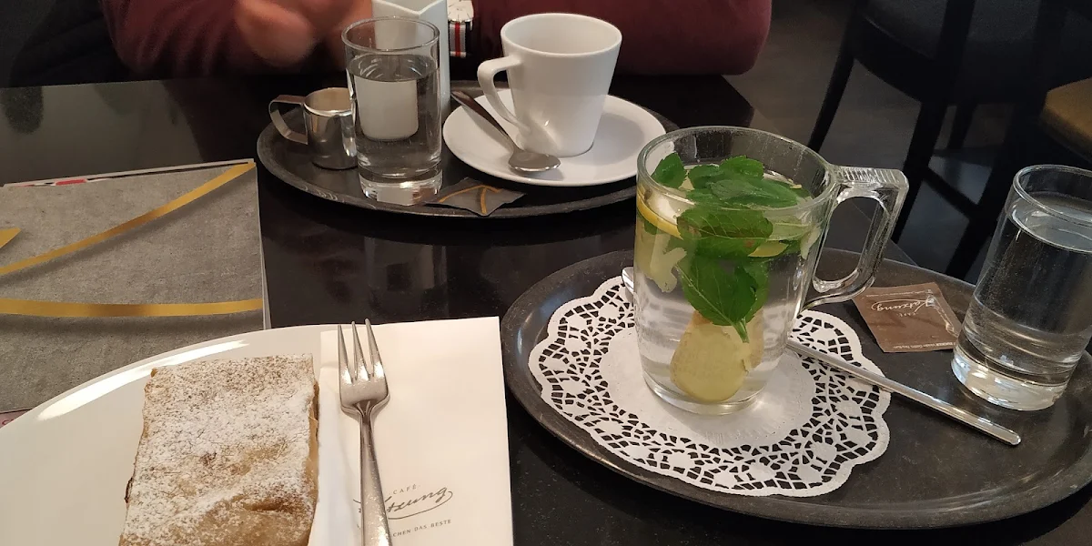 Apfelstrudel Und Ingwerminz Tee