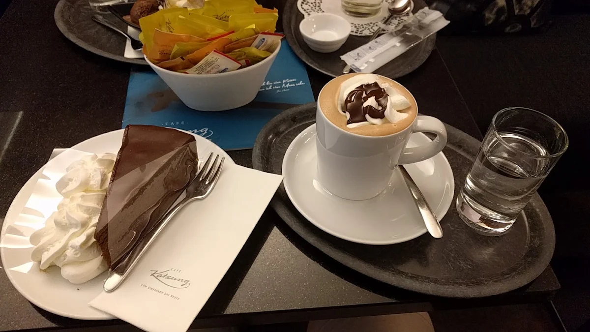 Sacher Torte Kaffee Mit Schlag