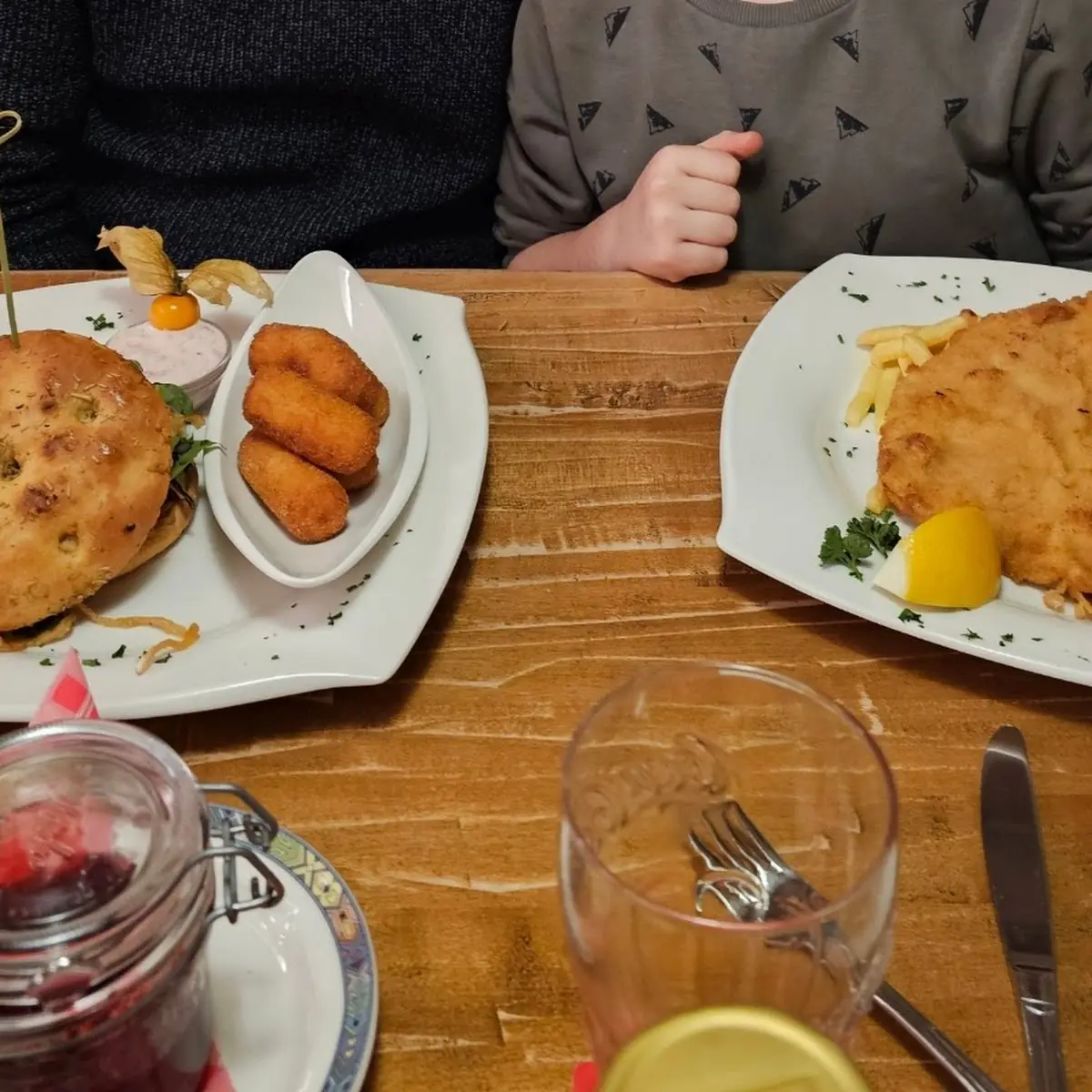 Wildburger And Schnitzel