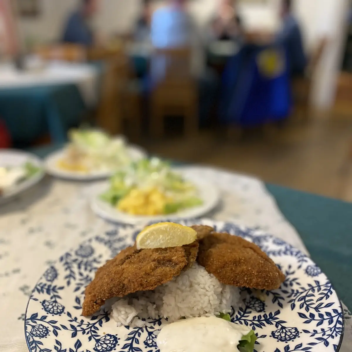 Gebackene Leber Mit Reis Und Salat
