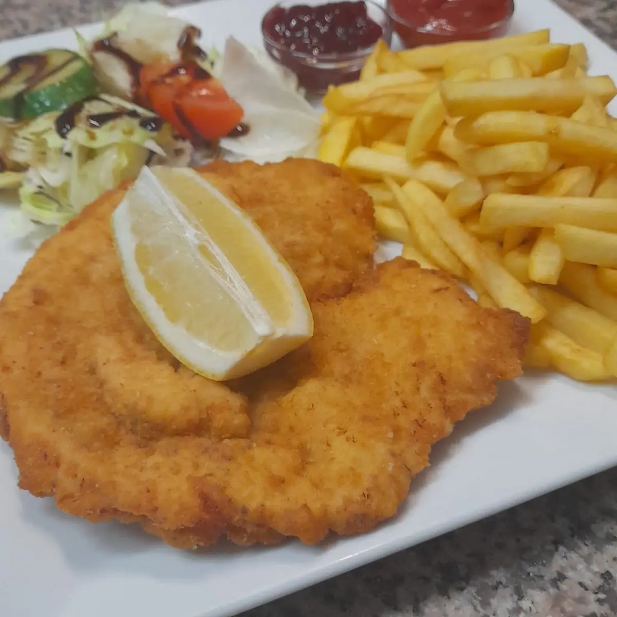 Gebackenes Hühnerschnitzel
