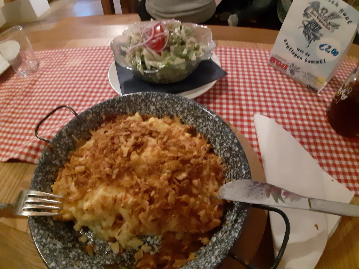 Käsespätzle Mit Salat