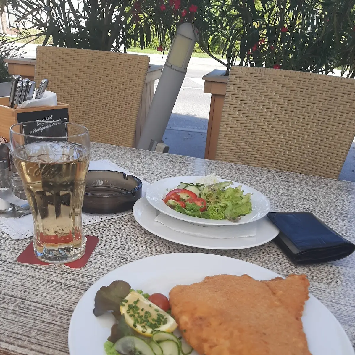 Putencorden Bleu Mit Gemischten Salat