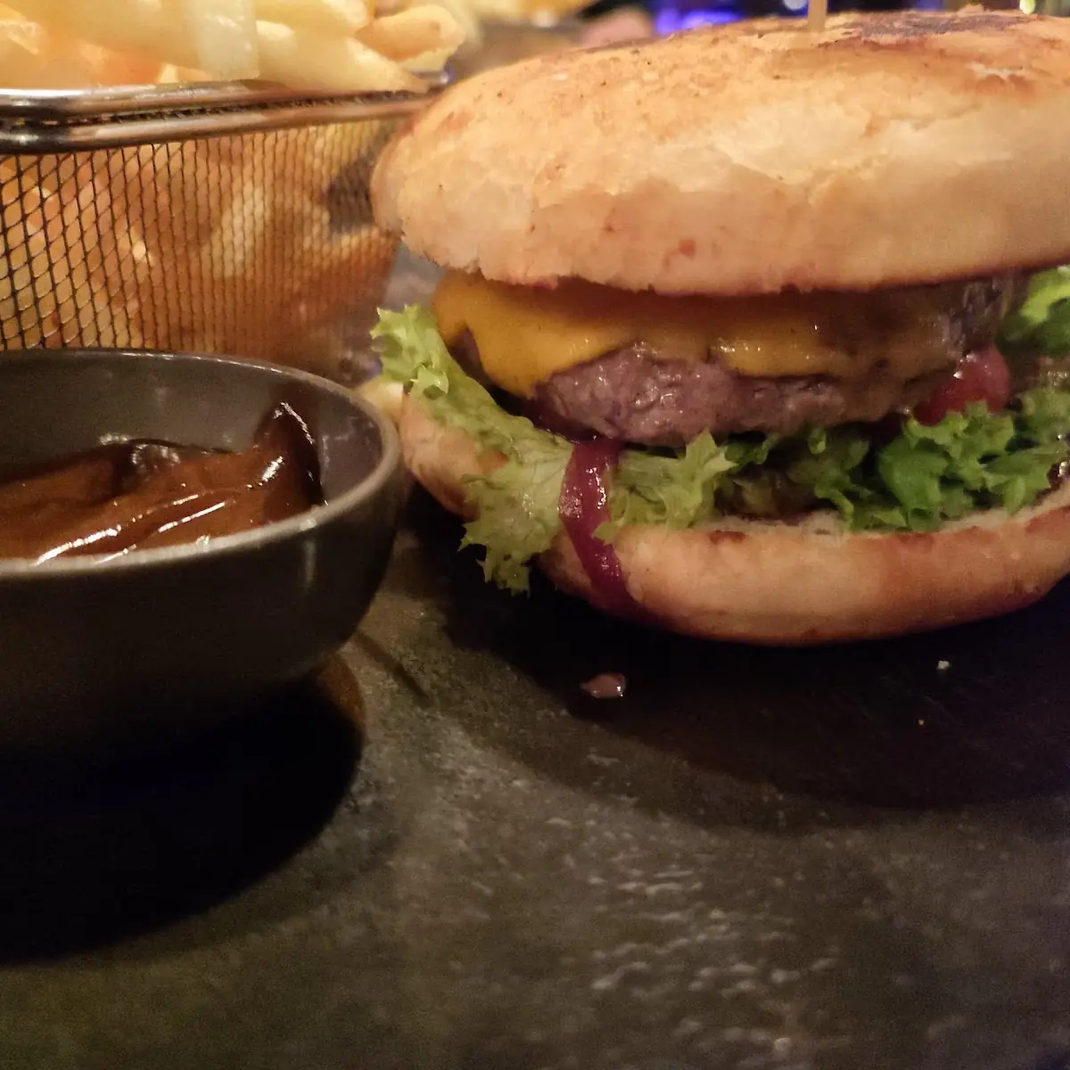 Crime Is King Burger, Liebelei Sölden