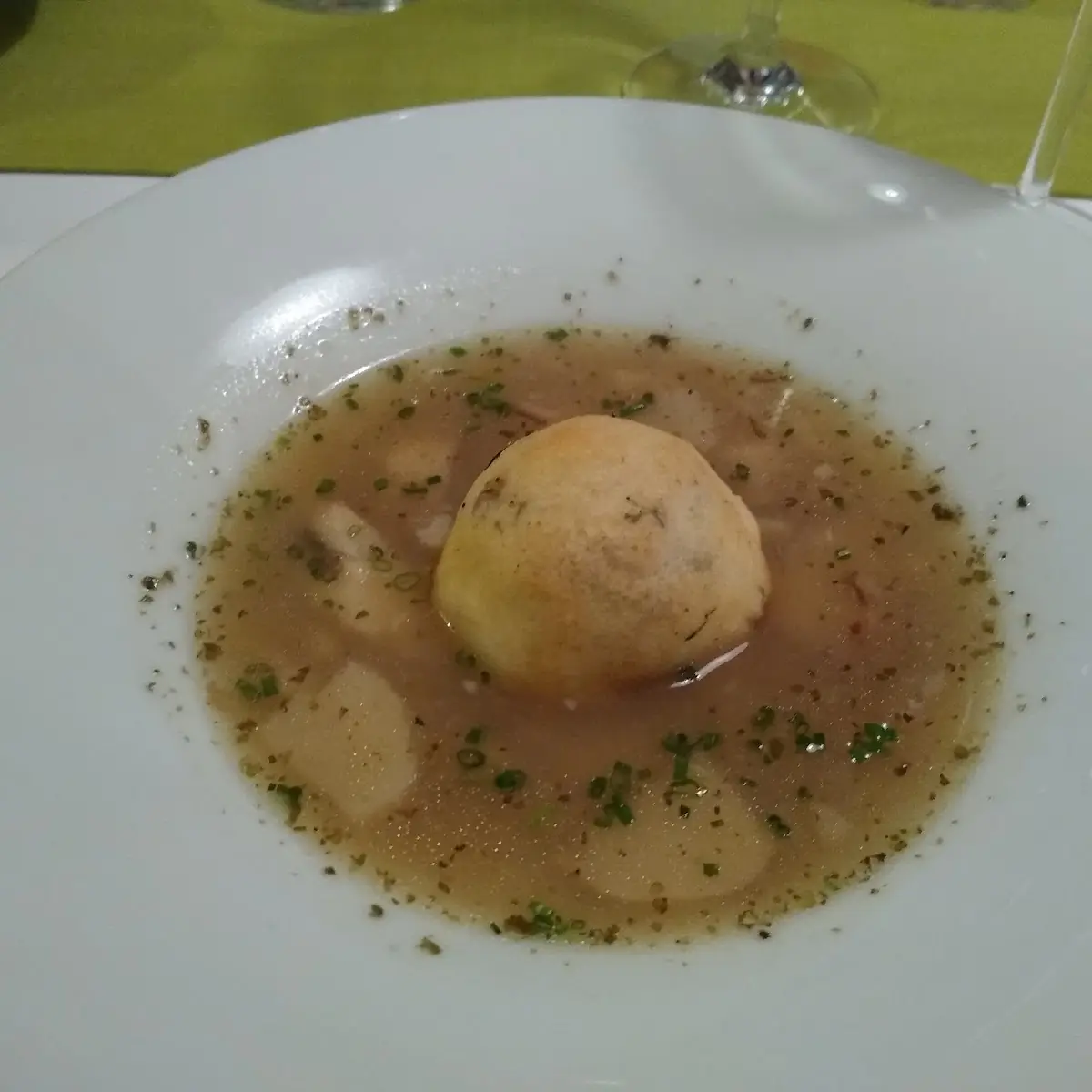 Erdäpfel-steinpilzsuppe Mit Pilzbuchteln
