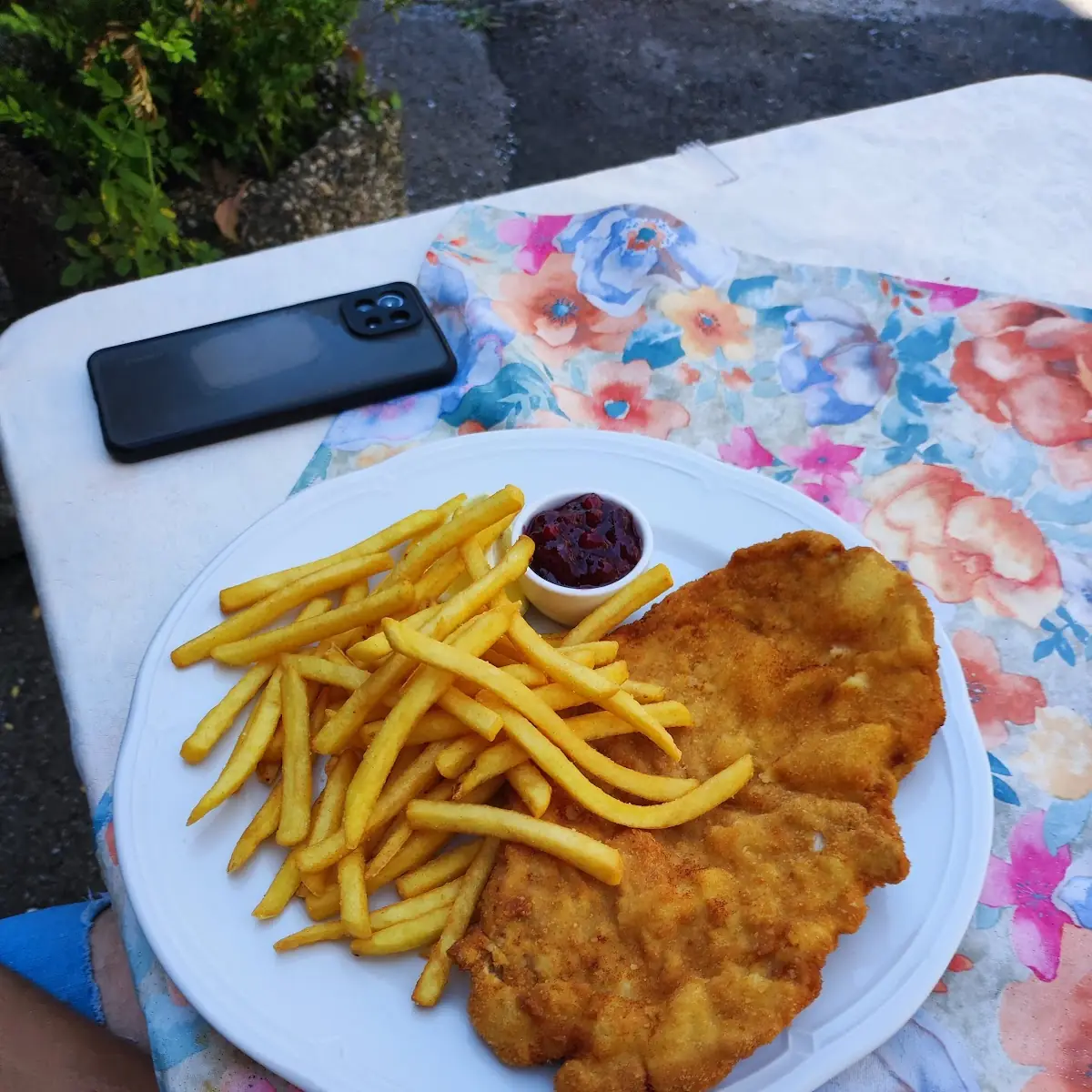 Schnitzel Mit Pommes