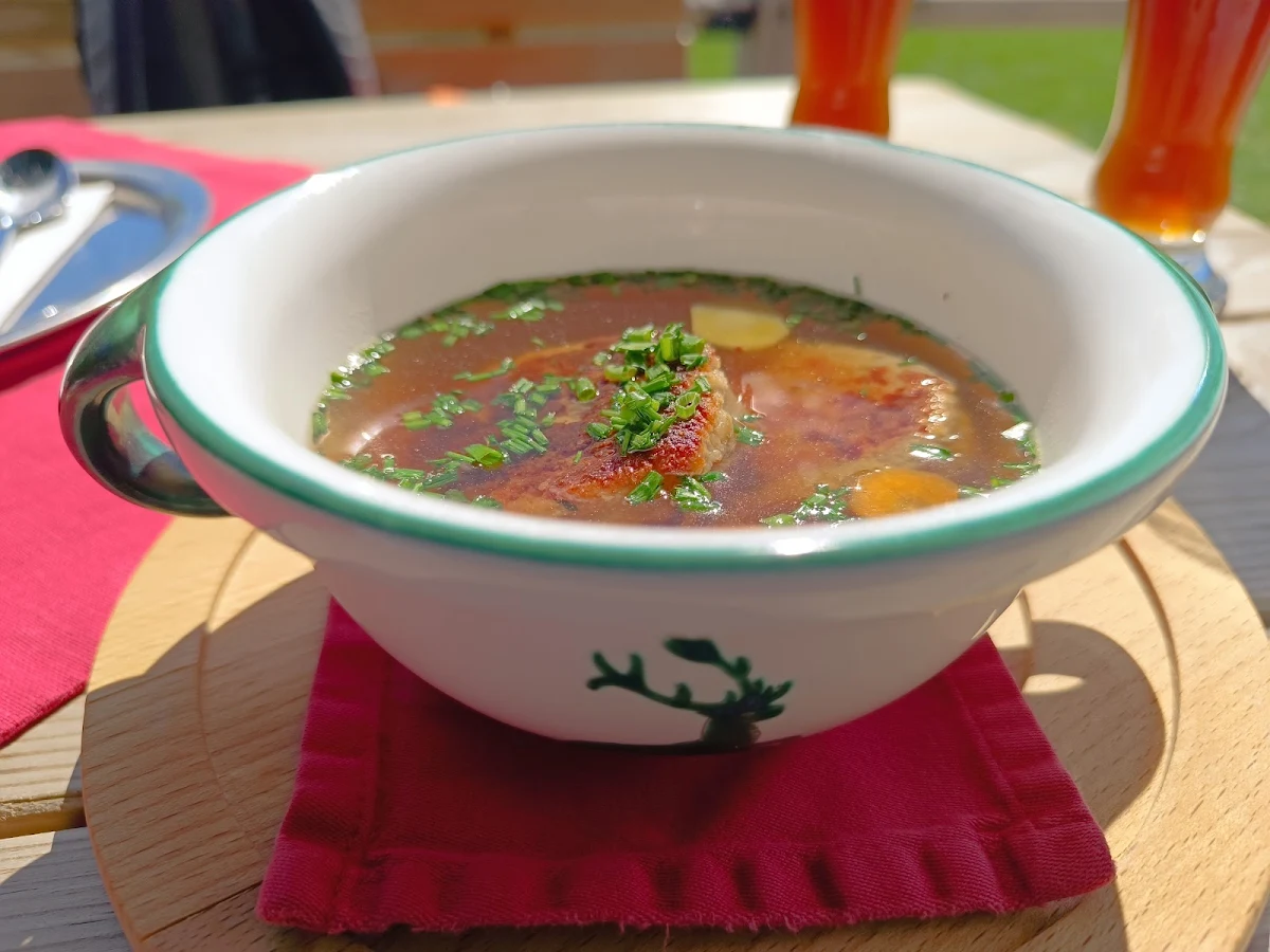 Kaspress-knödel-rindersuppe