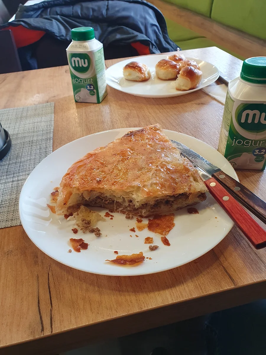 Burek Sa Sirom