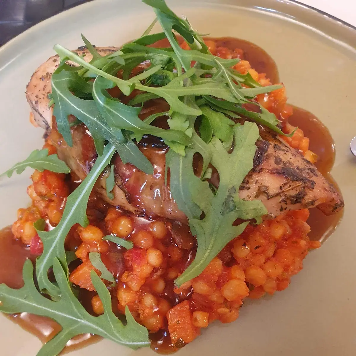 Gebratene Hühnerbrust Mit Fregola Sarda