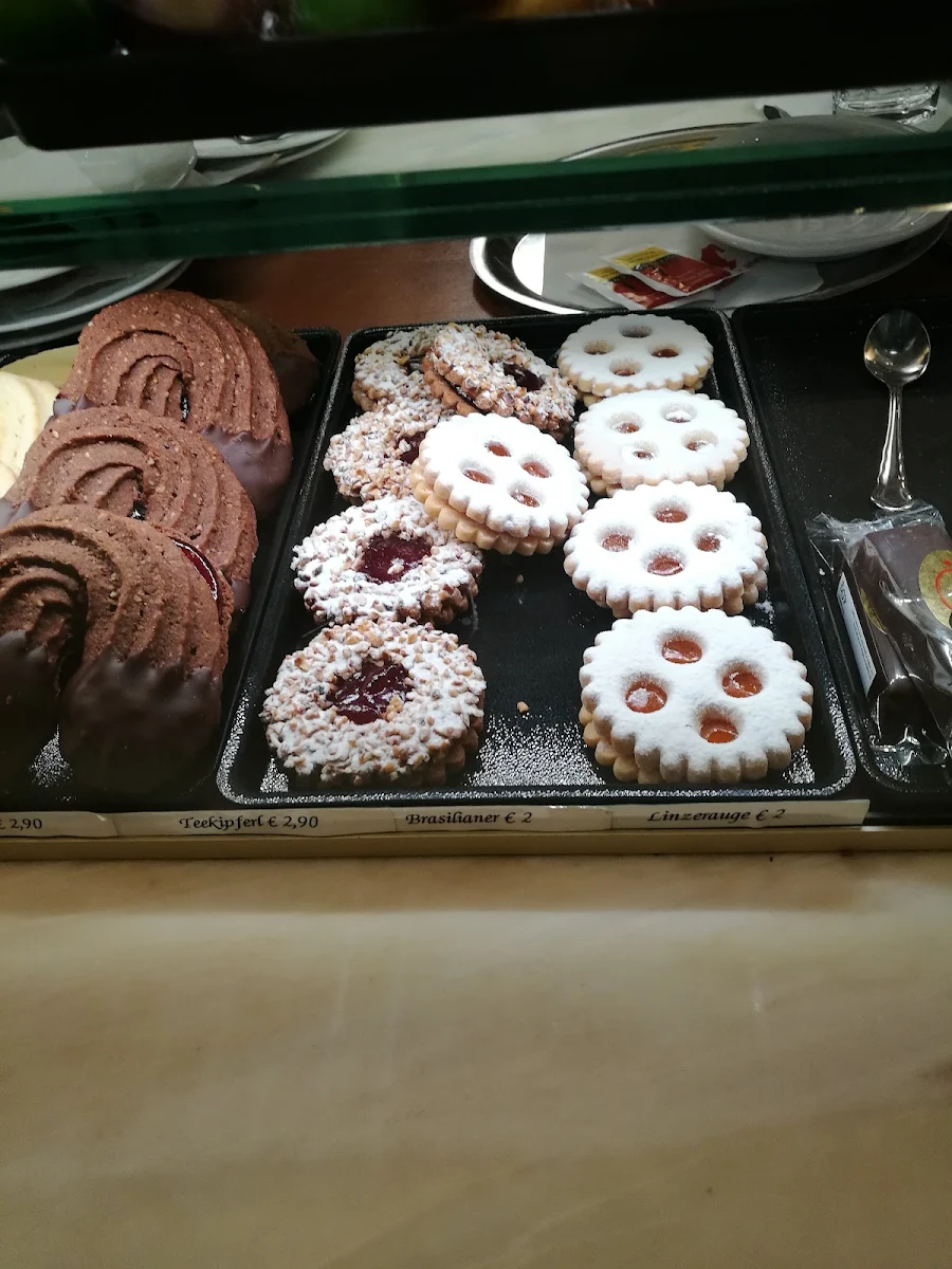Linzeraugen Und Spritzkipferl