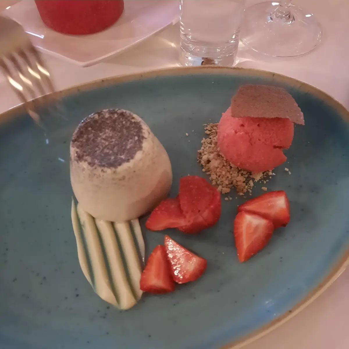 Panna Cotta Und Erdbeersorbet