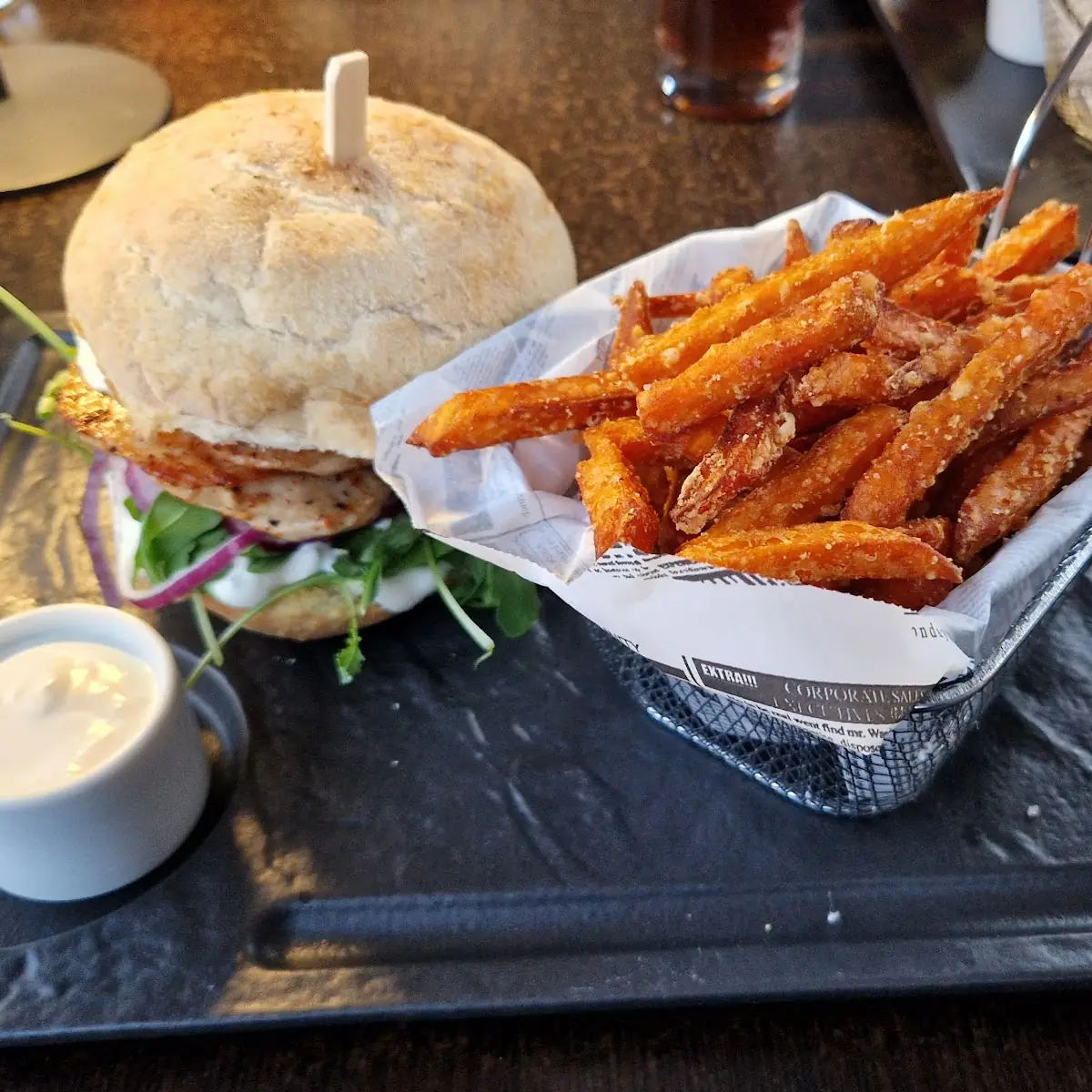 Burger Mit Süßkartoffelpommes