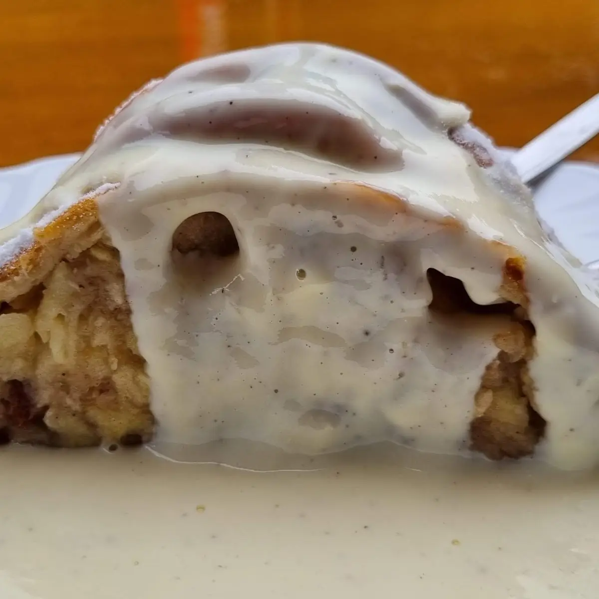 Apfelstrudel Mit Vanillesauce Und Sahne