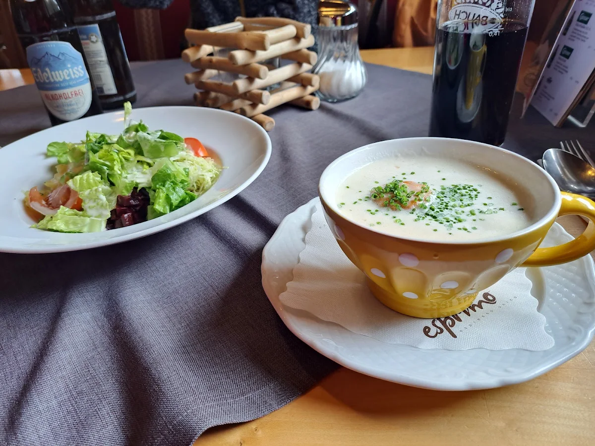 Lauchknoblachsuppe