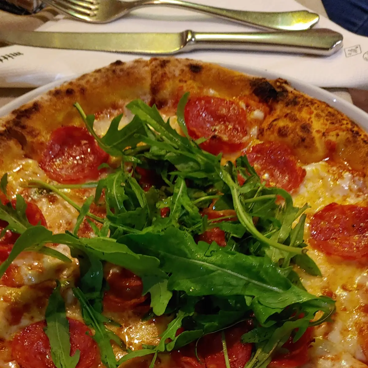 Pizza Picante Mit Rucola
