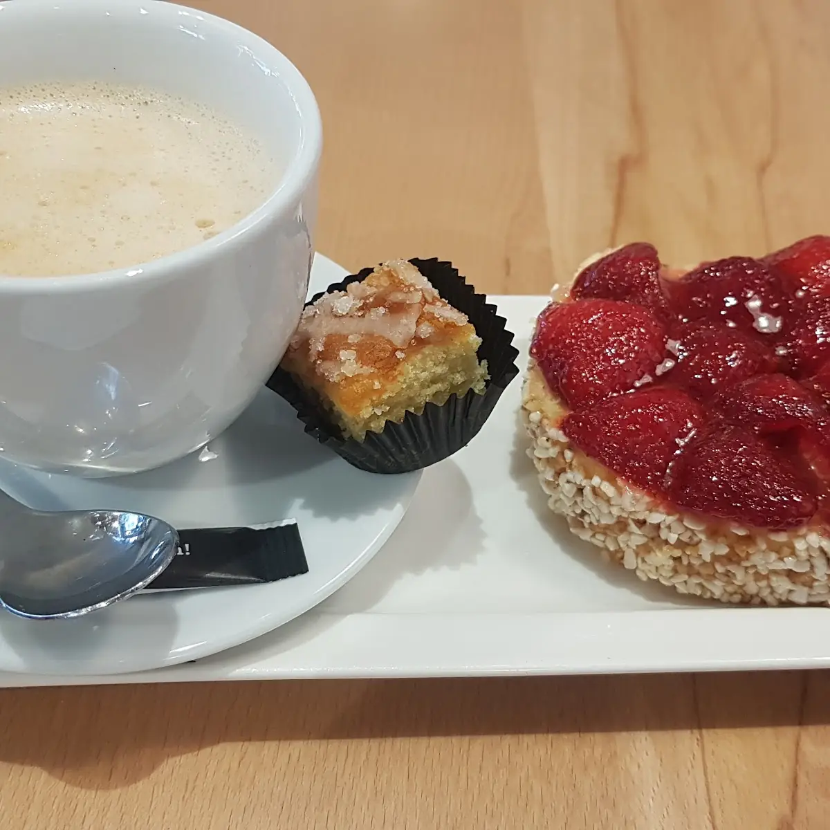 Cappuccino Edbeerkuchen