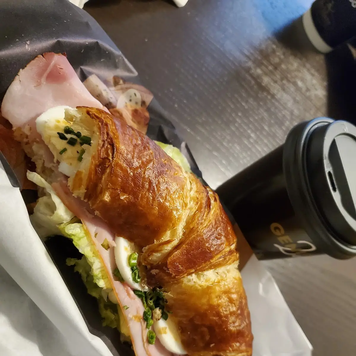 Der Mann Laugen-croissant Belegt 1 Stk
