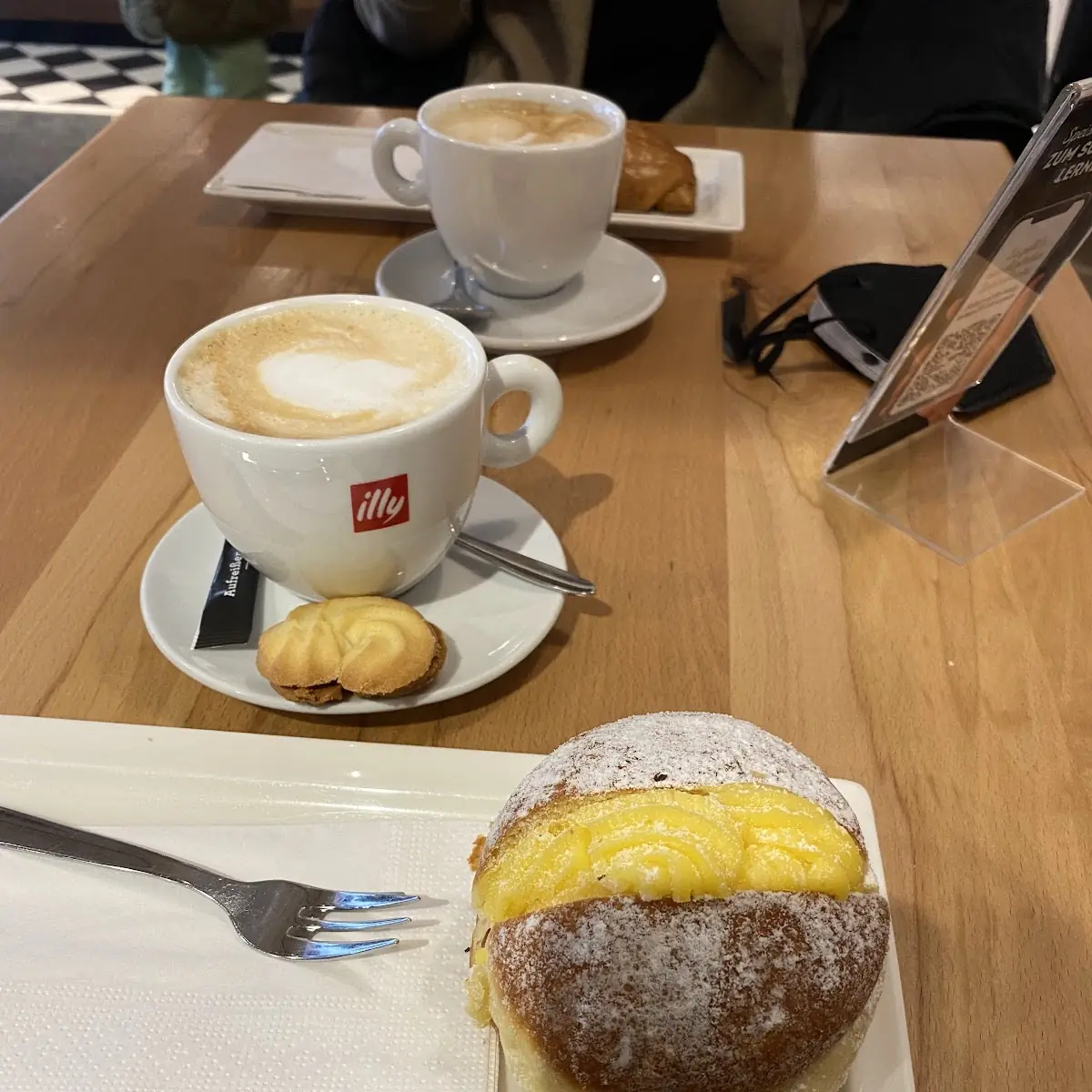 Krapfen Alla Crema E Cappuccino