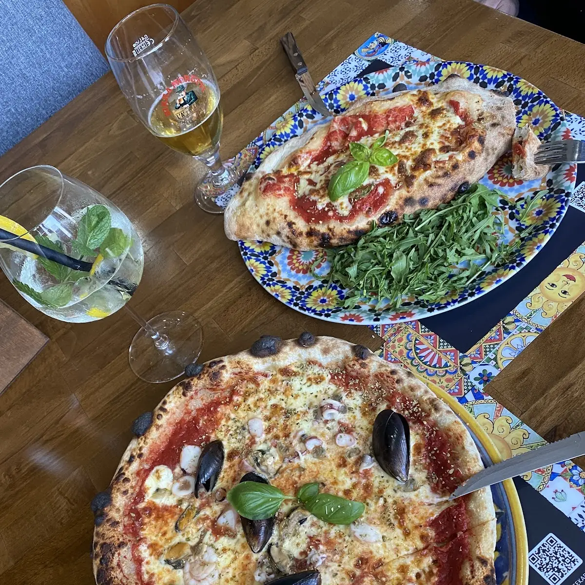 Calzone Und Pizza Frutti Di Mare