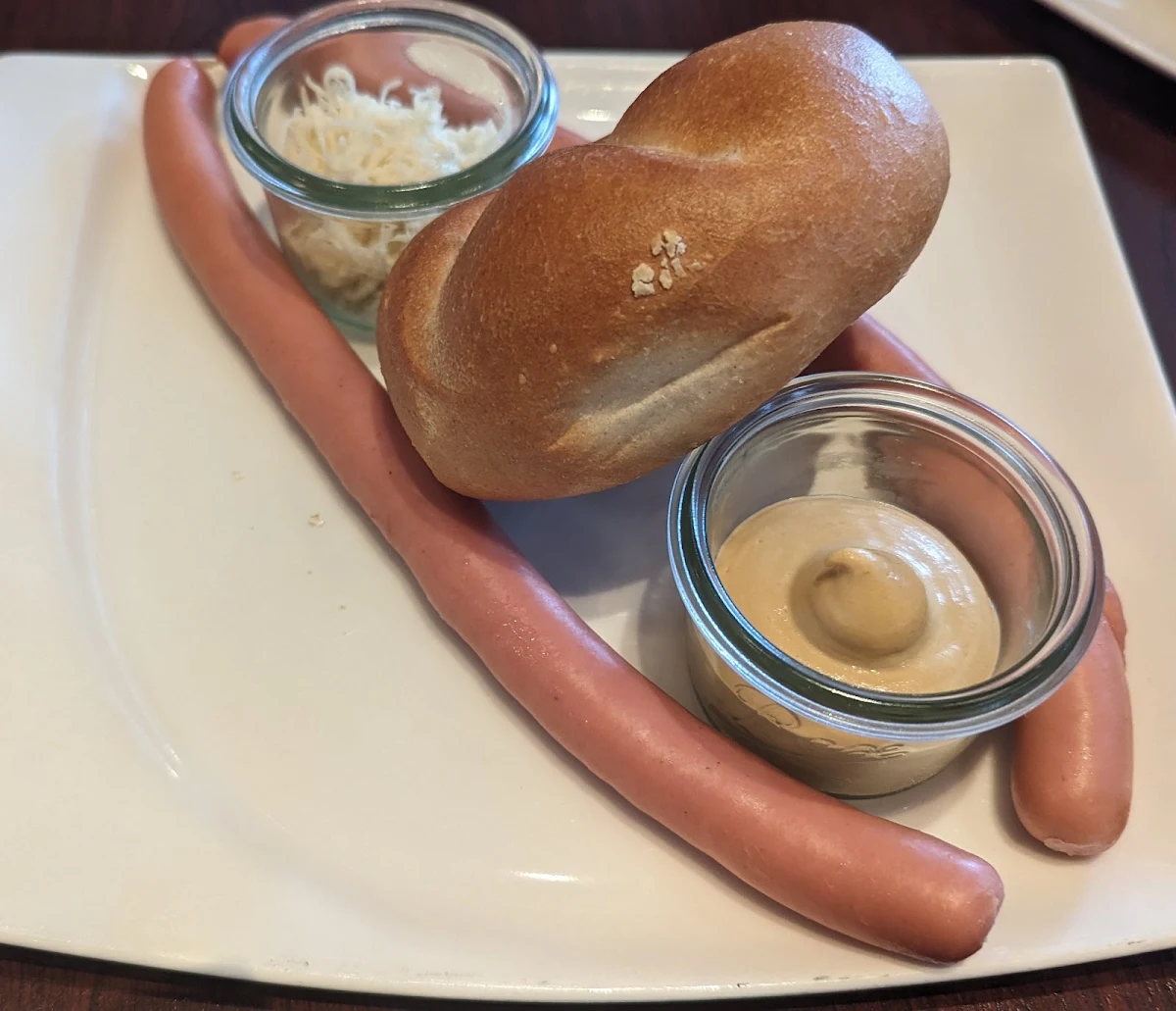 Sacherwurstel