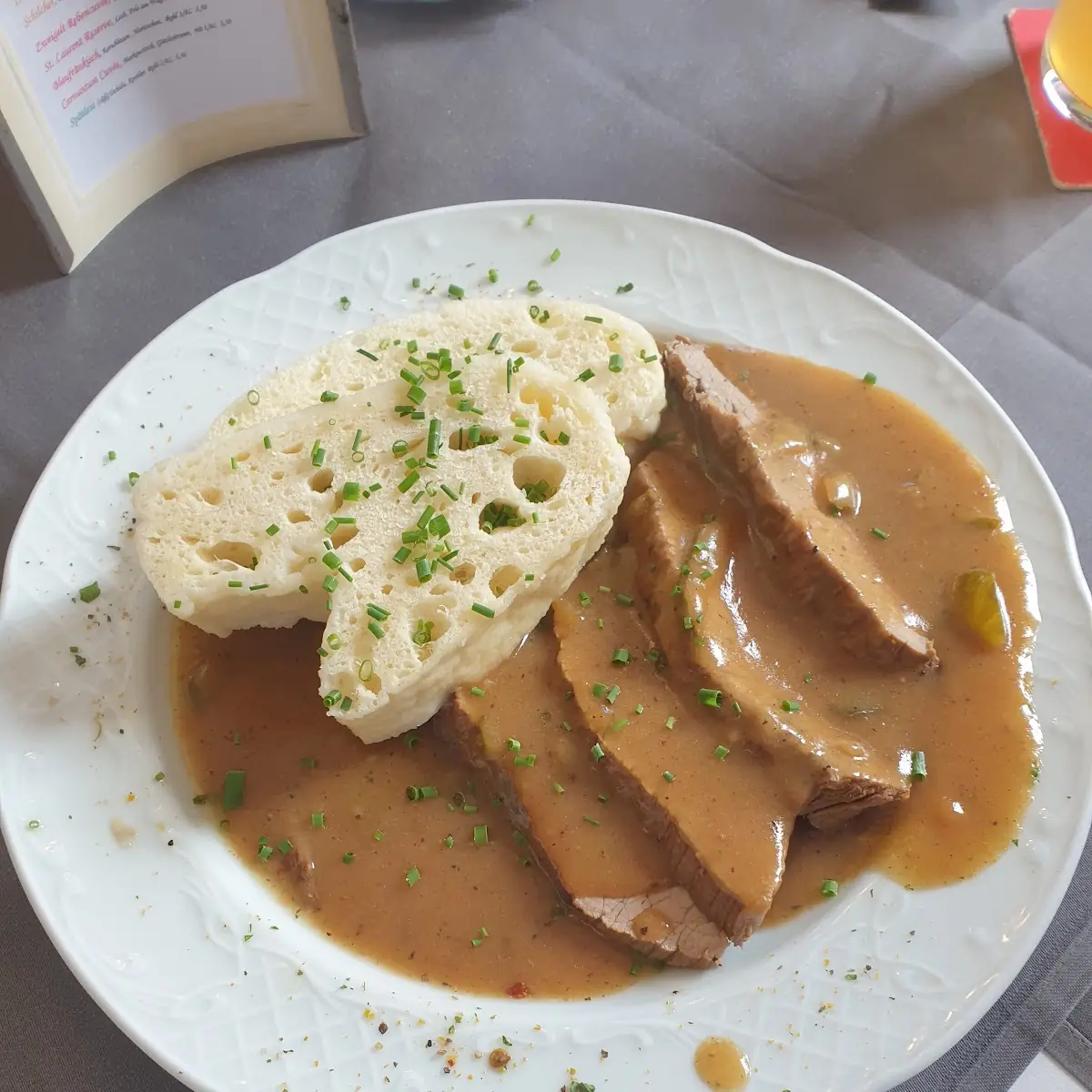 Znaimer Rindsbraten Mit Böhmischen Knödel