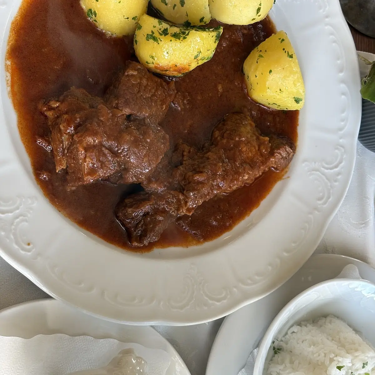 Fiaker Gulasch S Bramborovým Knedlíkem