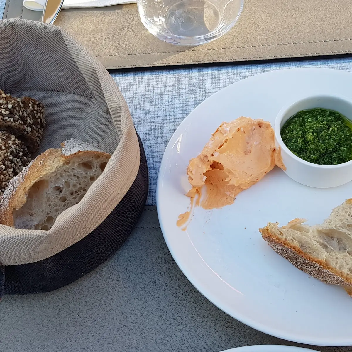 Gedeck Aufstrich Und Brot, Wirtshaus am Kampesberg