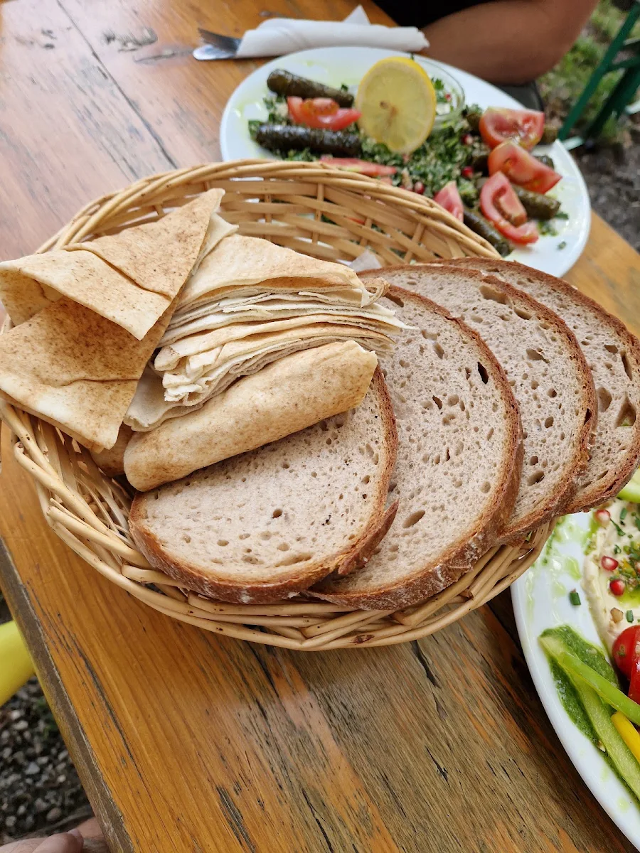 Pita Und Hausbrot