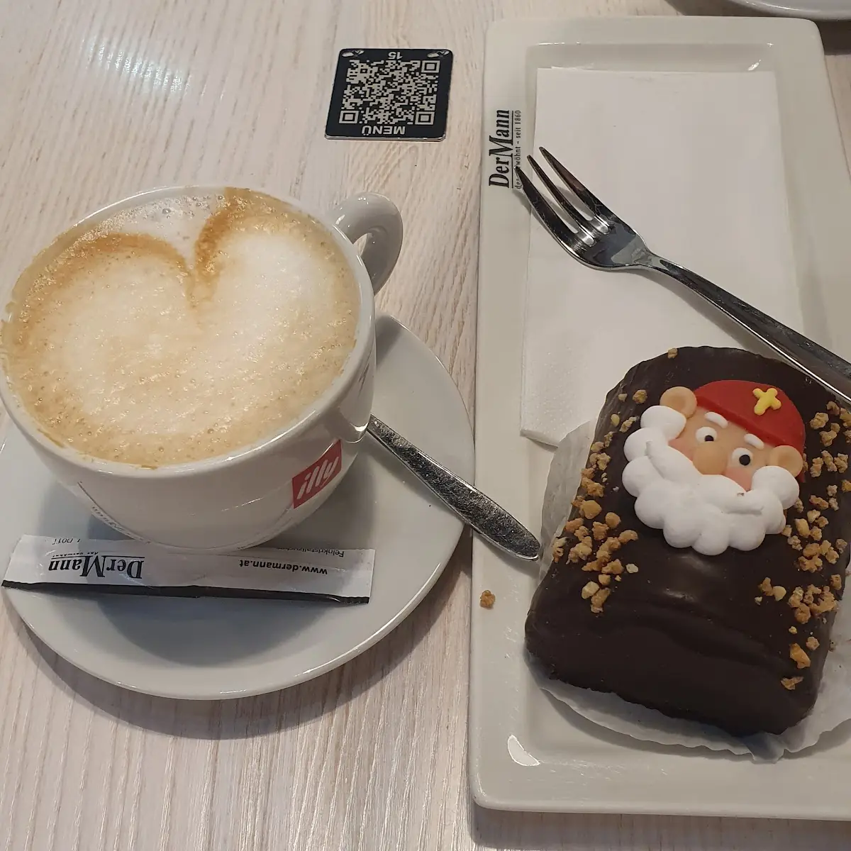 Cappuccino Und Sacherwürfel