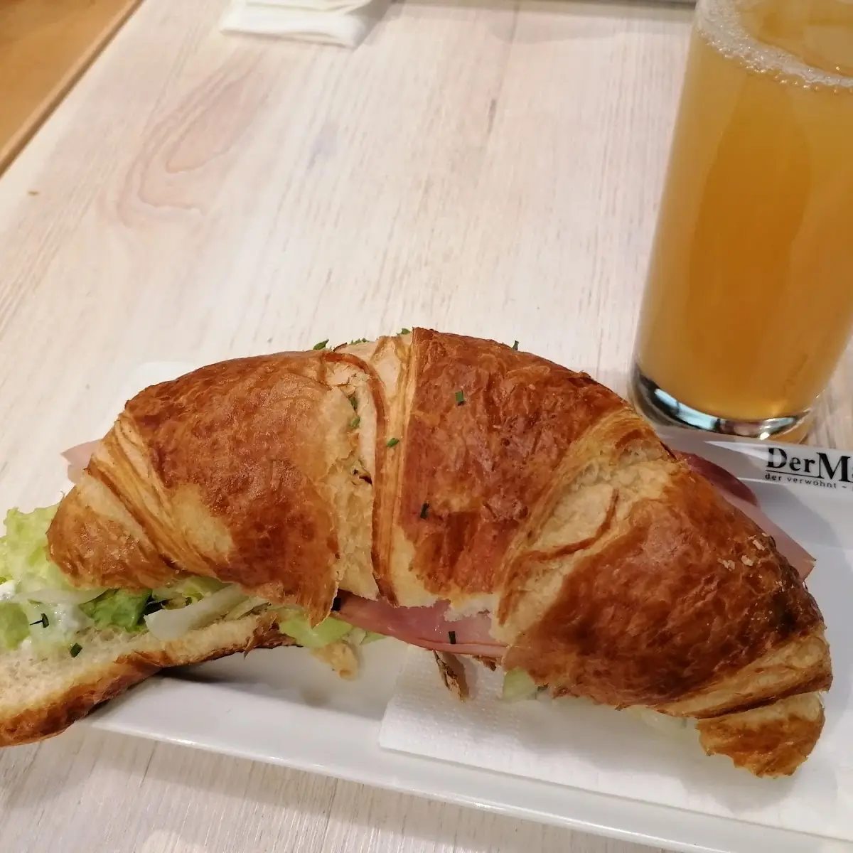 Laugencroissant Belegt