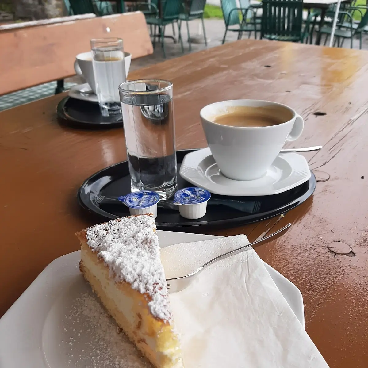 Käsesahne Und Eine Gute Tasse Kaffee