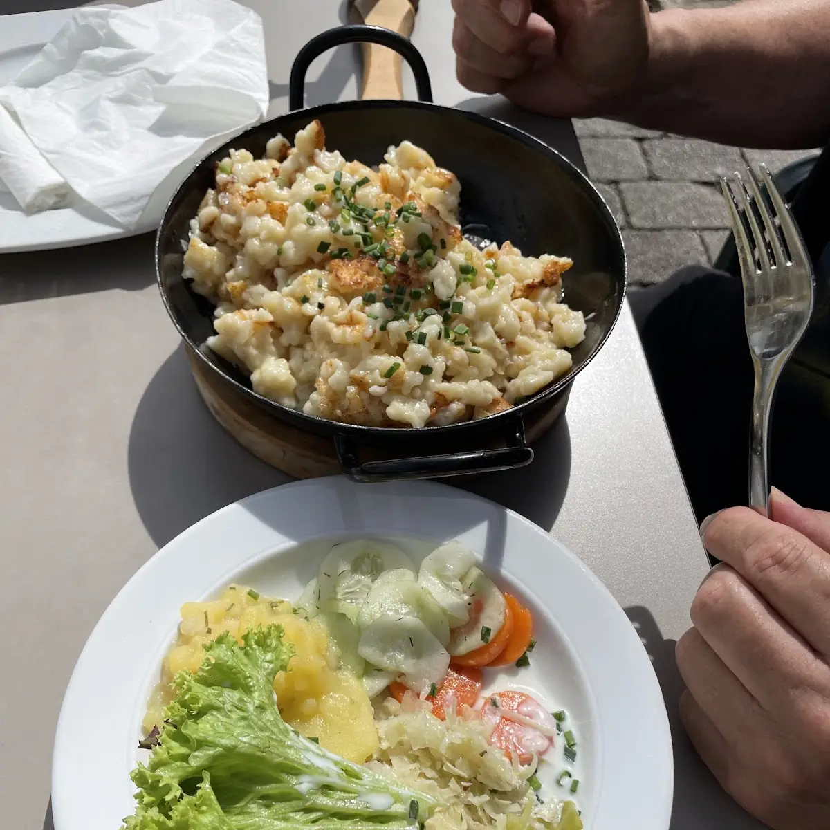 Käsespätzle Mit Salat