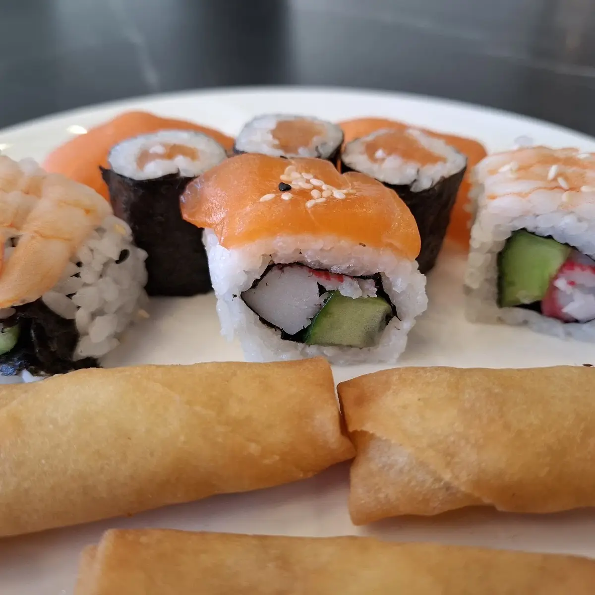 K6. Mango-Avocado Roll 8 Stk.
