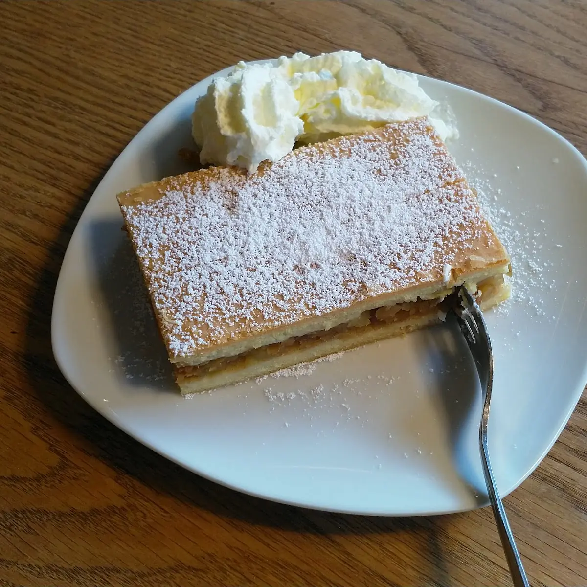 Apfelstrudel Mit Schlag