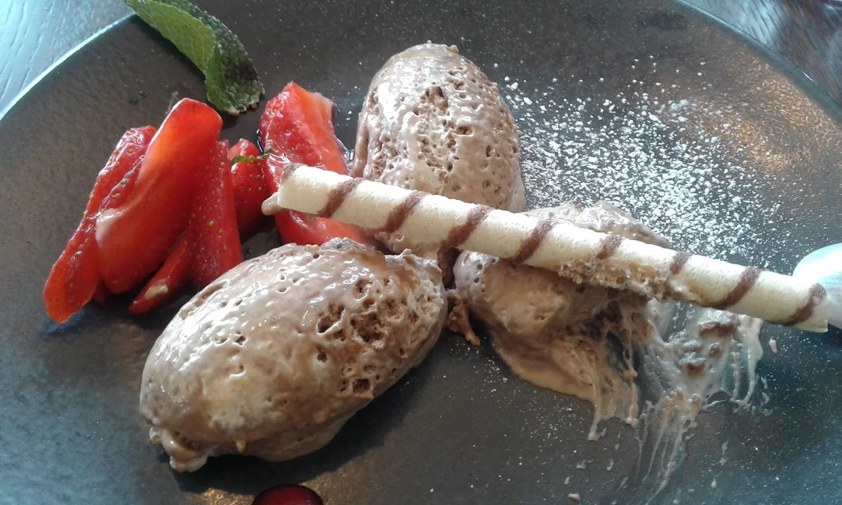 Schokomousse Mit Früchten