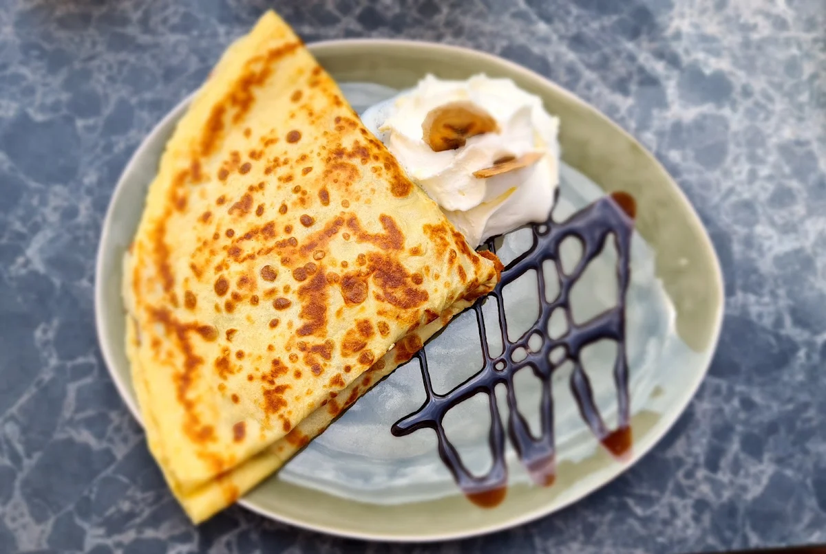 Crepe Mit Belgischer Schokolade Und Früchten