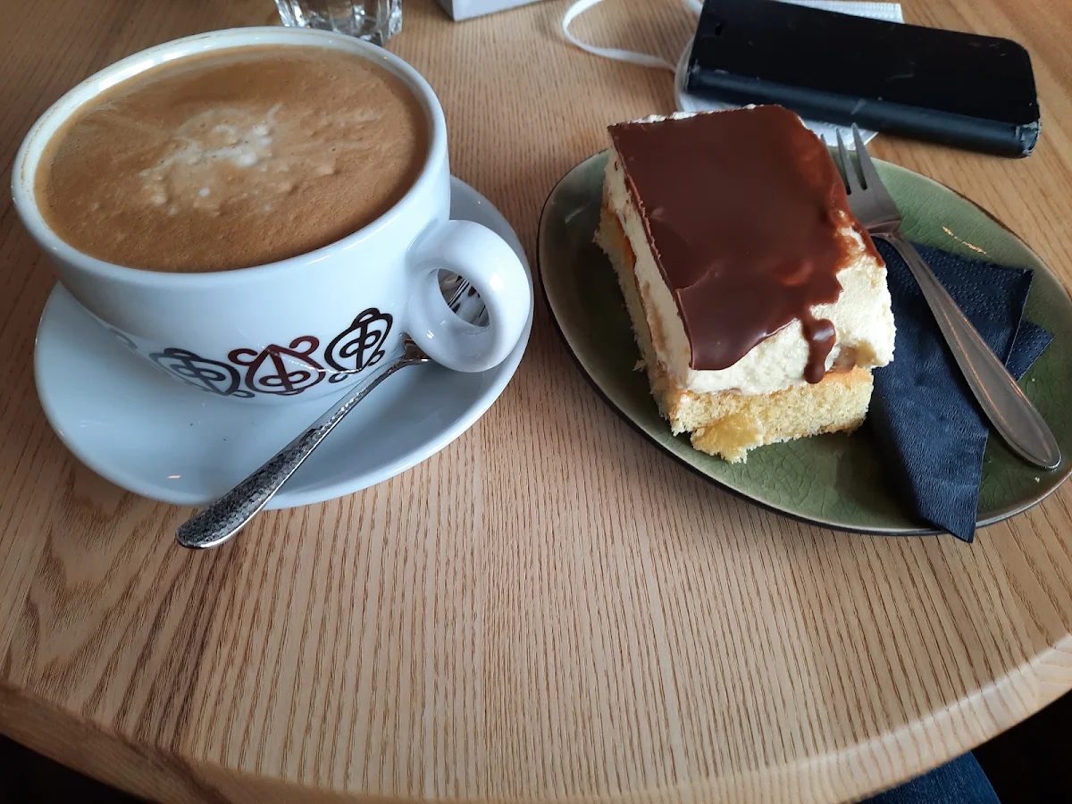 Häferl Kaffee Und Bananenschnitte