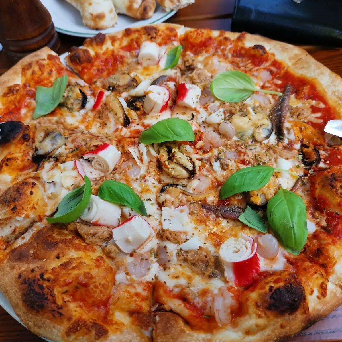 Pizza Frutti Di Mare