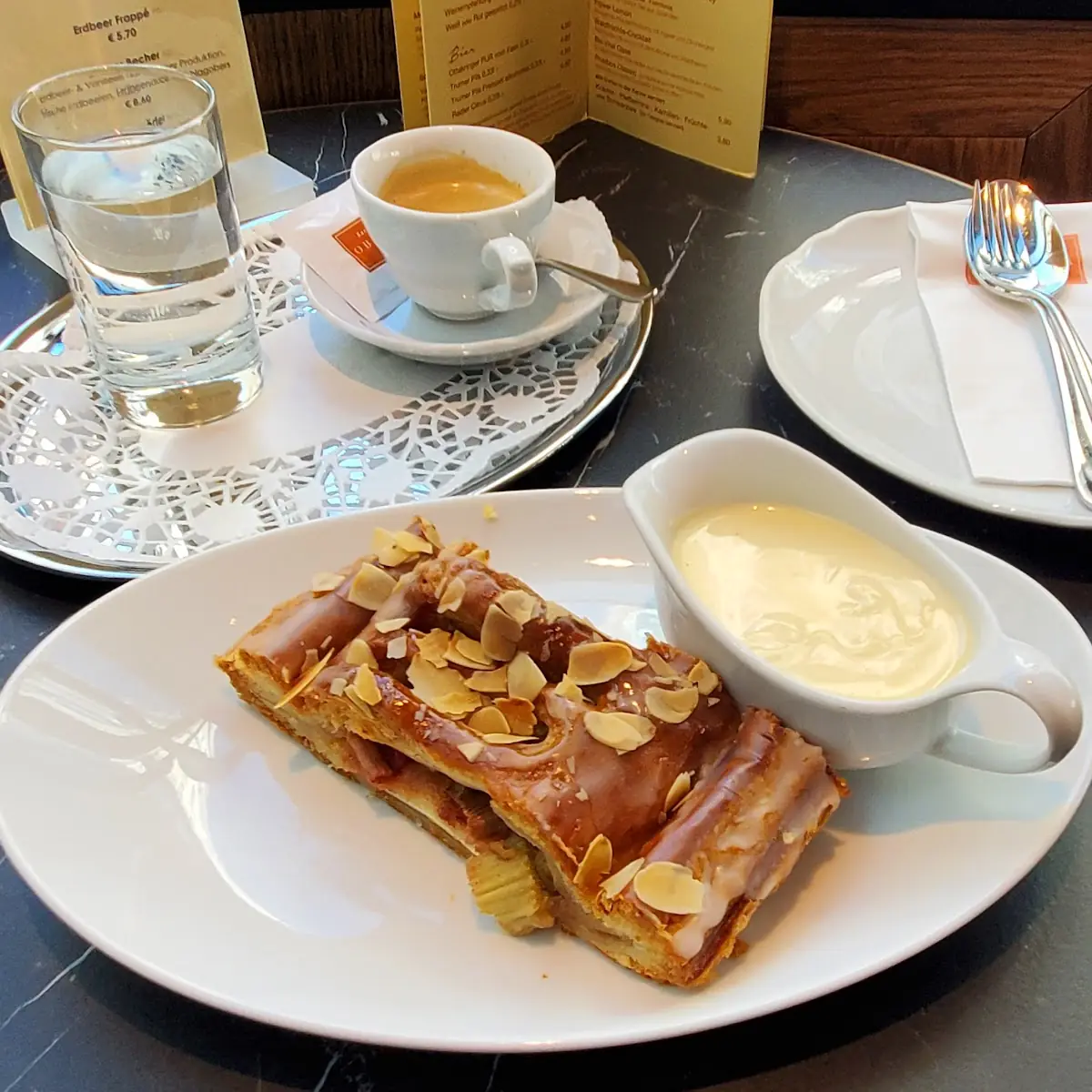 Rhabarberstrudel