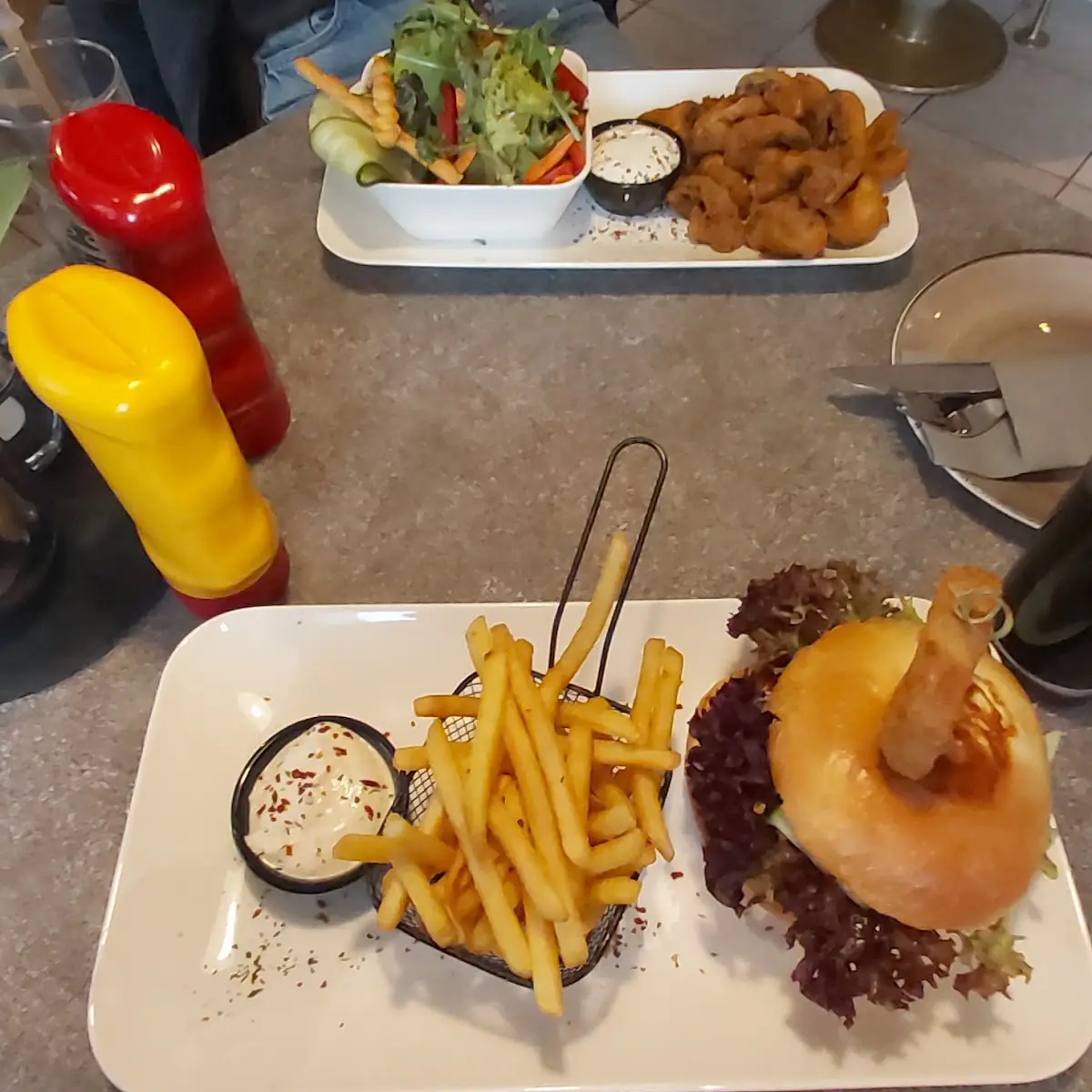 Veggie Burger Mit Pommes