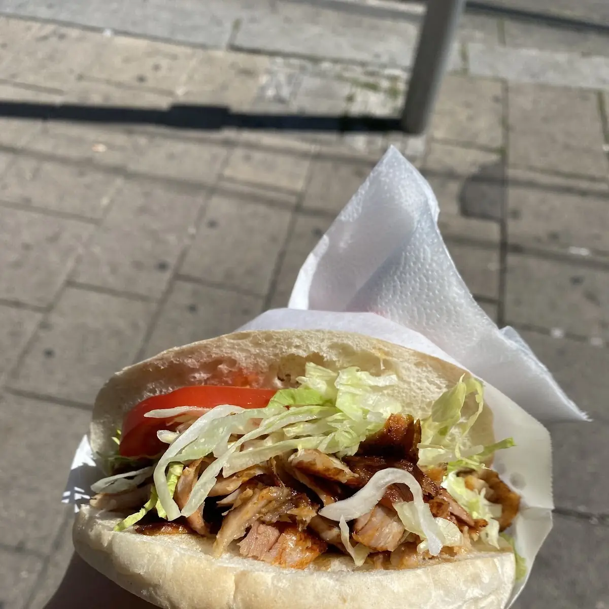 Döner Mit Huhn Salat Kraut Tomate Und Soße