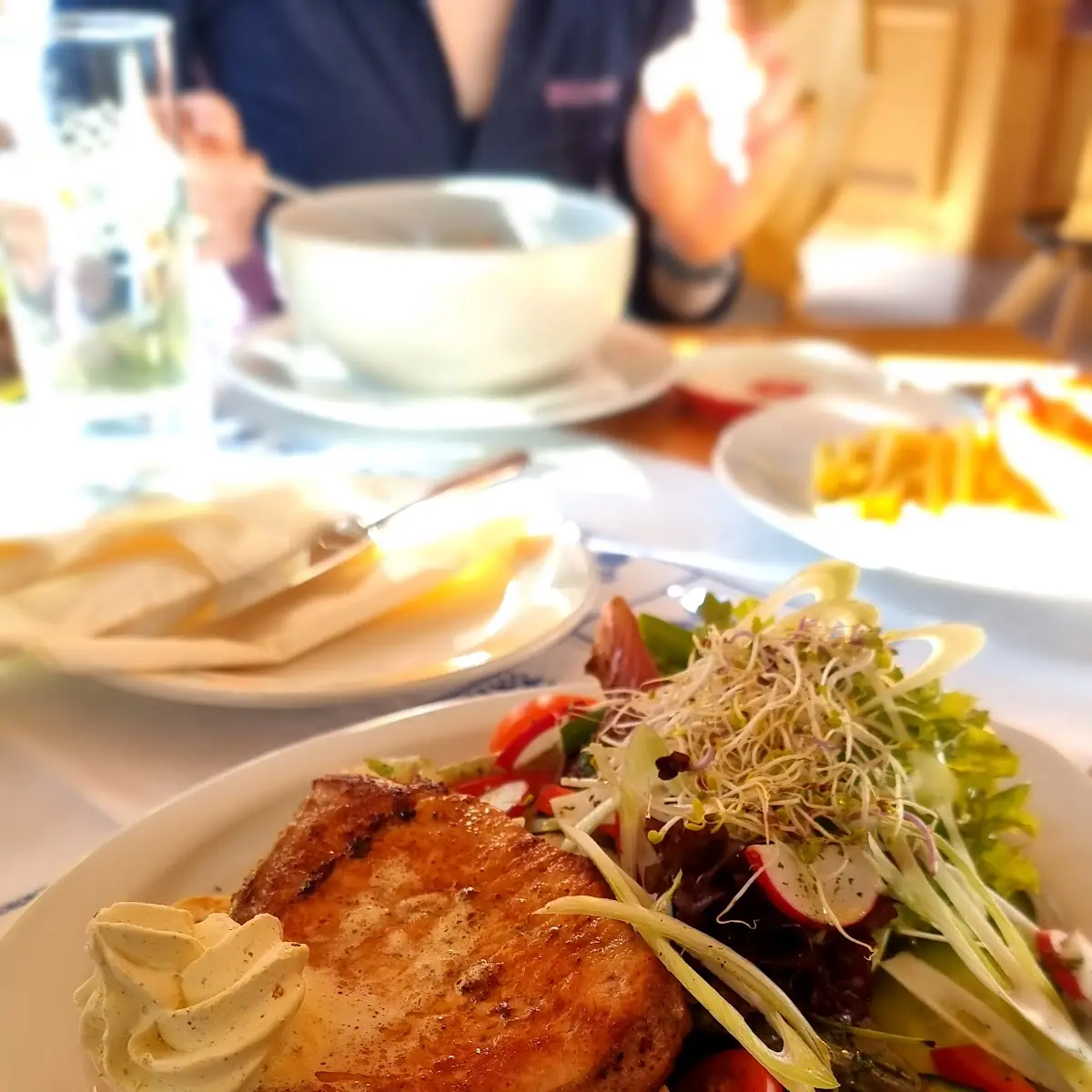 Steak Toast Mit Salat