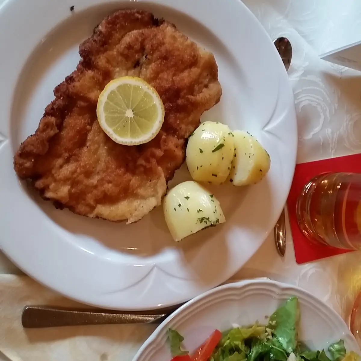 Wiener Schnitzel Mit Petersil Erdäpfel