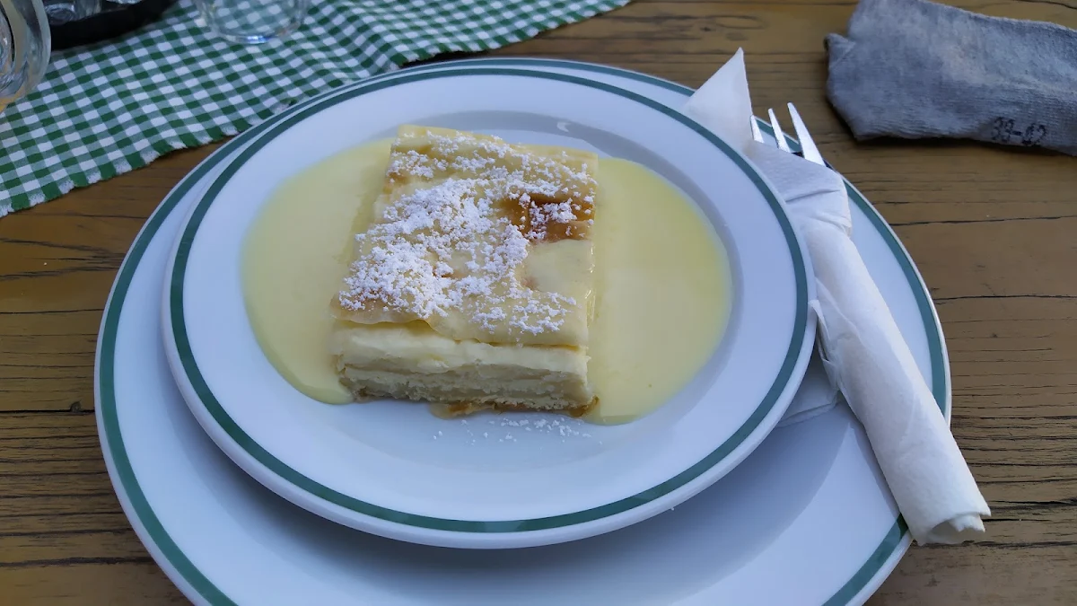 Apple Strudel with Vanilla Souce