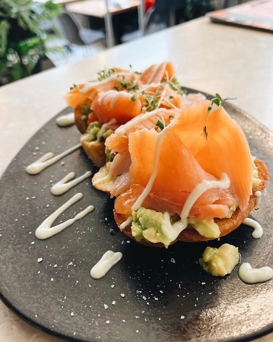 Tostada de Aguacate