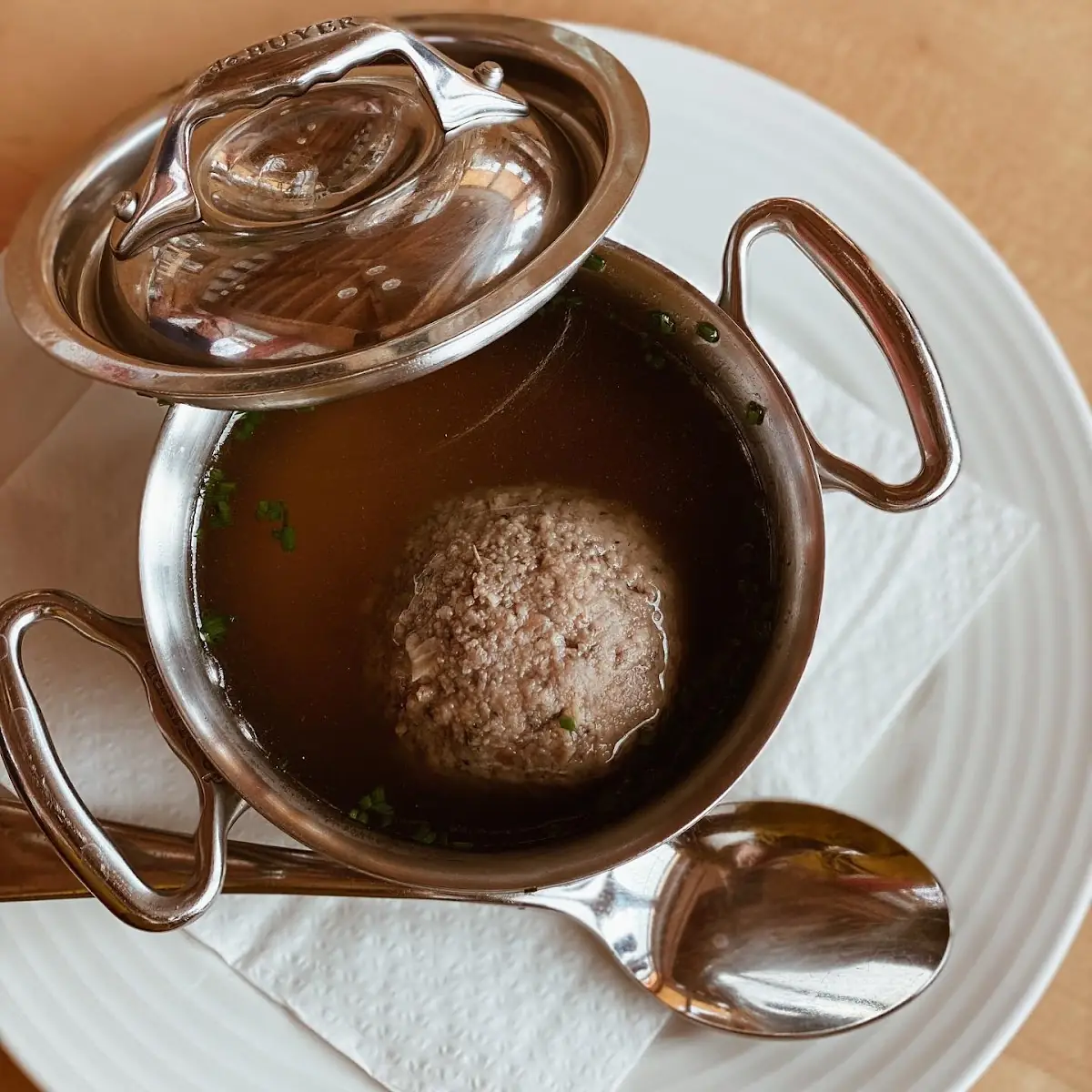 Leberknödelsuppe