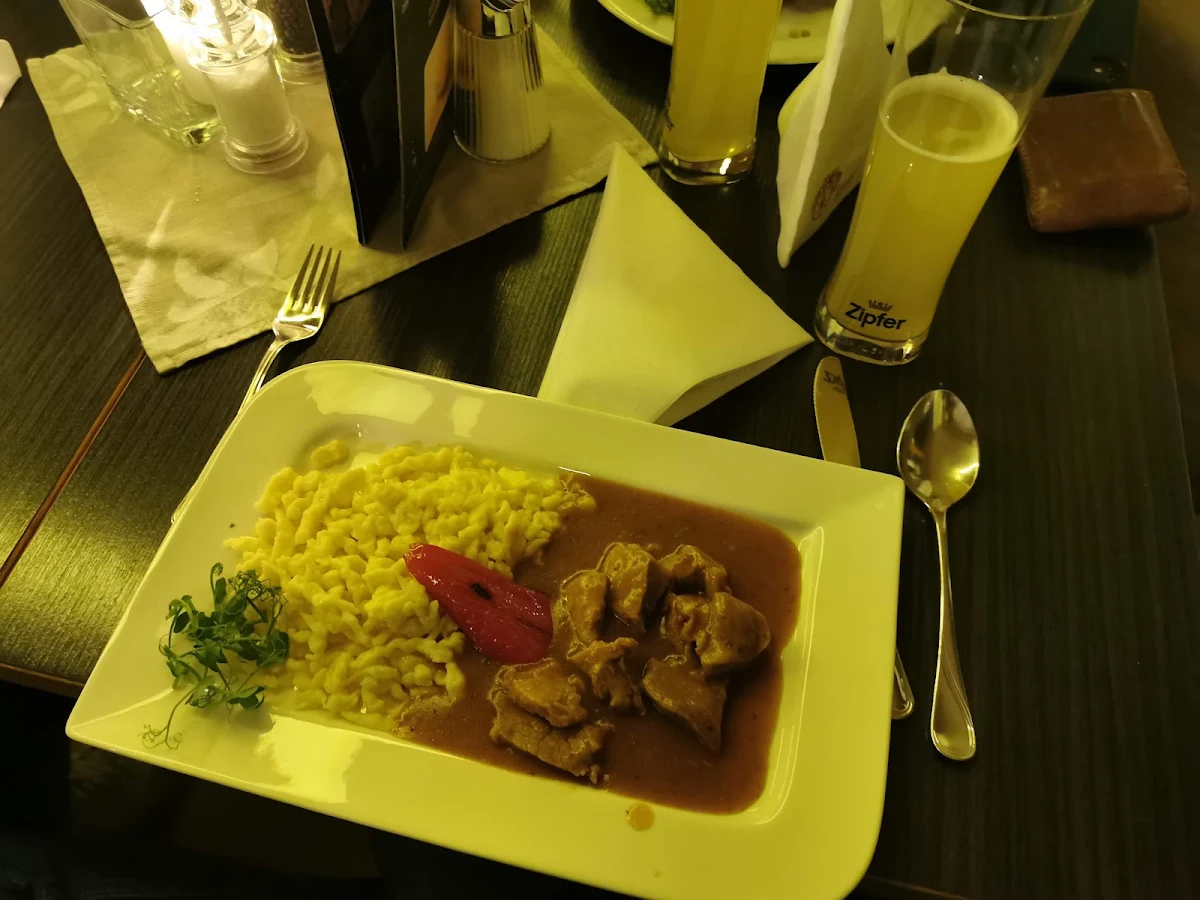 Gulasch Und Spätzle
